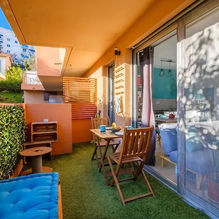 Calme Avec Terrasse Et Climatisation アパート ニース